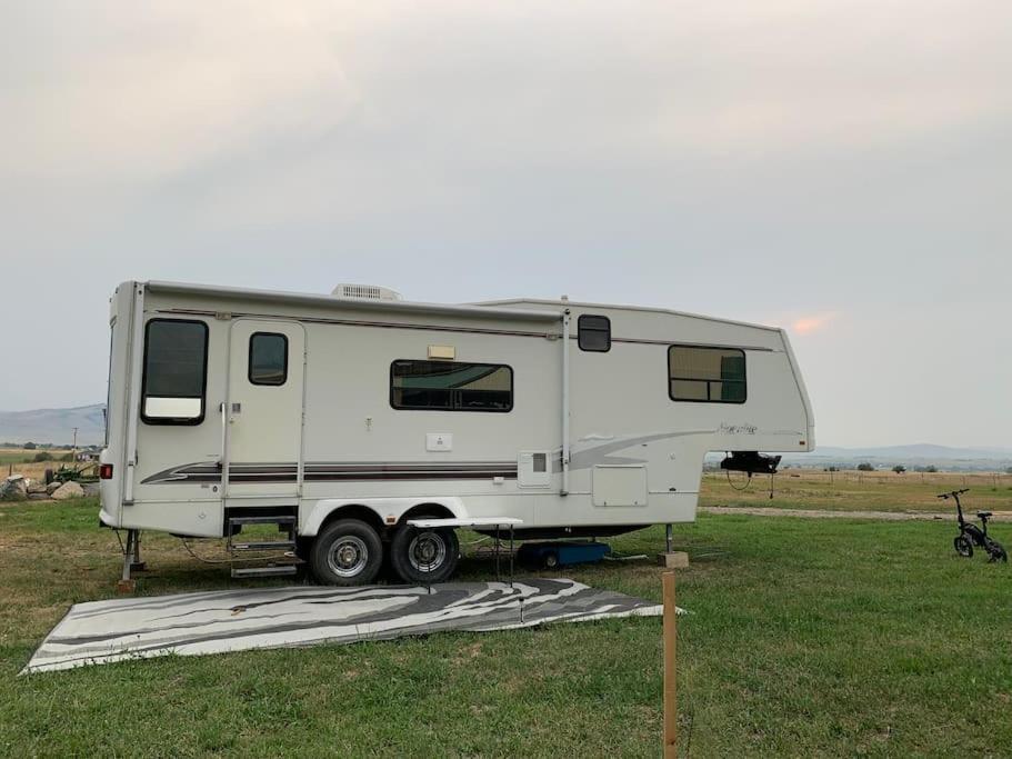 Mission Mountain Camper Appartement Saint Ignatius Buitenkant foto