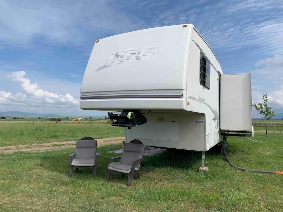 Mission Mountain Camper Appartement Saint Ignatius Buitenkant foto